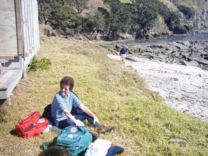 Image of abtcpakiri04nelsonarrives.jpg