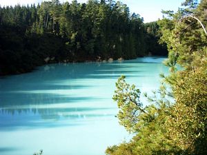 Image of abtcrotoruajubilee04waiotapuecholake2.jpg