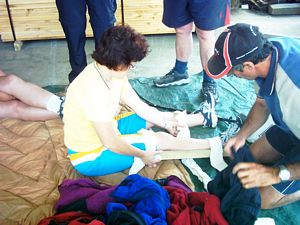 Image of abtcsafetytrainingfeb05splinting2.jpg