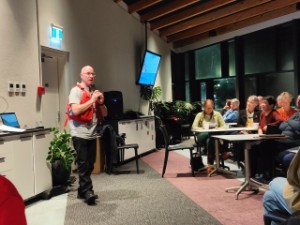 Image of agmdinner26c.jpg