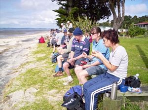 Image of aiawhitu07edlunch.jpg