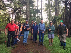 Image of beeapr16l.jpg