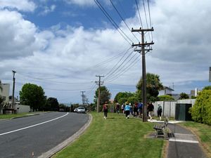 Image of campbellsbay09bqpoggy.jpg