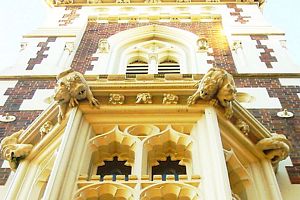 Image of citycentral04supremecourtheads3.jpg