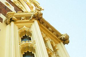 Image of citycentral04supremecourtheads5.jpg