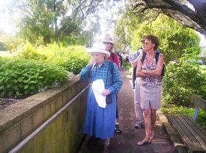 Image of domainoct05scentedgarden.jpg