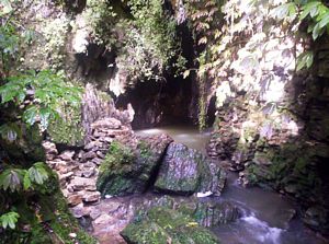 Image of dundle05satruakuricave.jpg