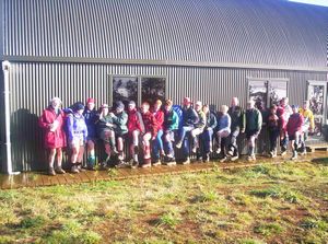 Image of dundle05sungroup2.jpg