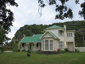 Image of endofyear09gacoudreyhouse.jpg