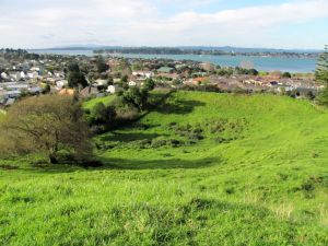 Image of glendowiejun11bicrater.jpg