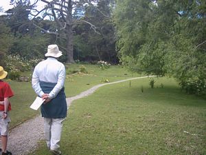 Image of greenhithe03walkwaytowainoni.jpg