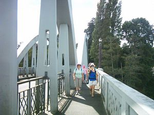 Image of hamiltonapr05bridgewithmountains.jpg