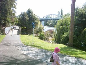 Image of hamiltonapr05bridgewithmountains2.jpg