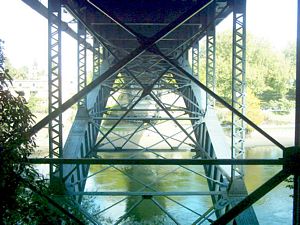 Image of hamiltonapr05undervictoriabridge.jpg