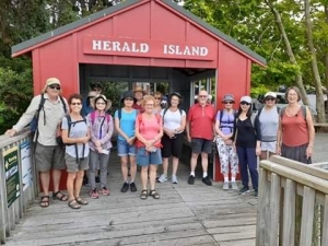 Image of heraldisland21j.jpg