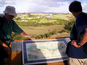 Image of howickapr06ylookout.jpg