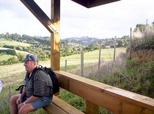 Image of howickapr06zalookout.jpg