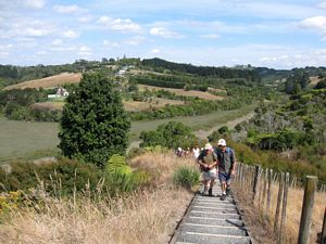 Image of howickmar10bftracvk.jpg