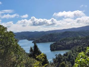 Image of hunuaaug22e.jpg