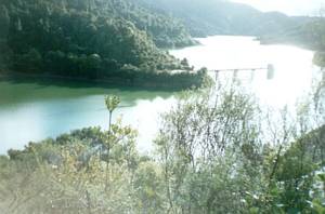 Image of hunuajun02viewwairoareservoir.jpg