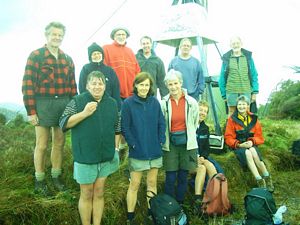 Image of hunuamay04group.jpg