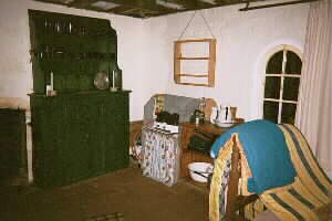 Image of insidedacrecottage4q.jpg