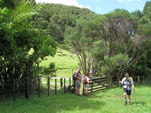 Image of karamaturamar09acgate.jpg