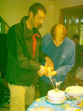 Image of kareakaredec2003cuttingthecake.jpg