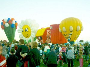 Image of karioi05balloons.jpg