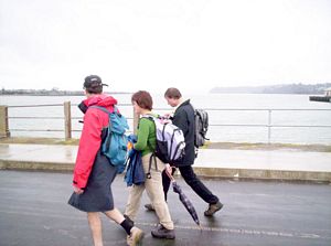 Image of onehunganov07bhwalking.jpg