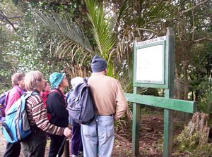 Image of redhilljul06ajsignboard.jpg