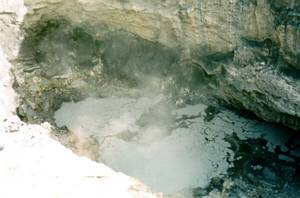 Image of rotorua03waiotapucraters3.jpg
