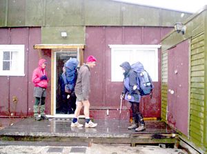 Image of ruapehueasy05hardpeopledeparting.jpg