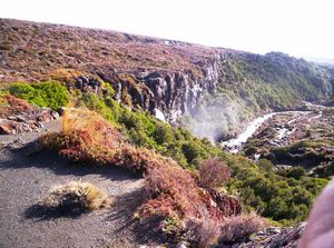 Image of ruapehueasy05sattopoffalls.jpg