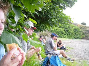 Image of southkaiparafeb07delunchy.jpg