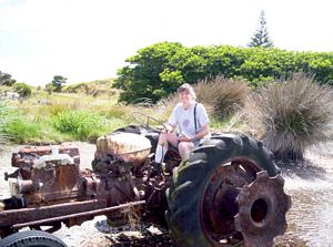 Image of southkaiparafeb07dntractor.jpg