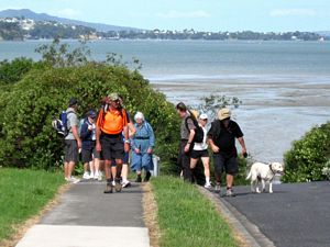 Image of teatatudec09dogroup.jpg