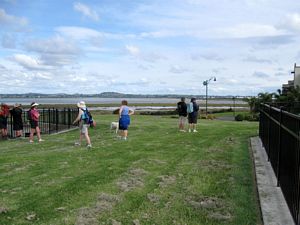 Image of teatatudec09ggbreak.jpg