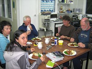 Image of tn_bbwhakamaru08mfdinner.jpg