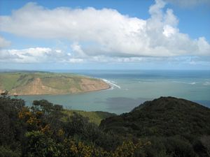 Image of tn_bchuia08ggmanukauheads.jpg