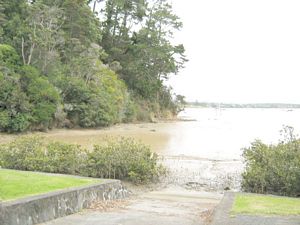 Image of tn_edgreenhithe07dbrahuibeach.jpg