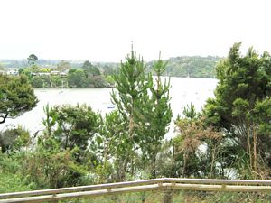 Image of tn_edgreenhithe07earahuipoint.jpg