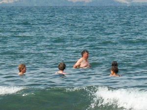 Image of tn_galongbayfeb08hbswim.jpg