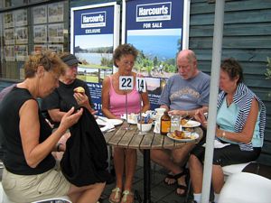 Image of tn_hatairua08mmlunch.jpg