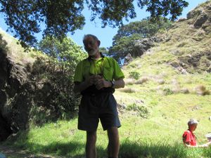 Image of tn_karekarenov08hasurvivalkit.jpg