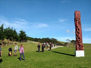 Image of tn_kbatiu08egcarving.jpg