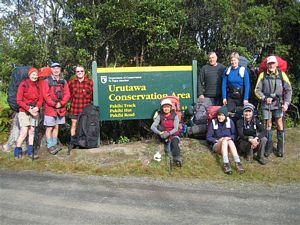 Image of uru09trackstartwhitikau.jpg