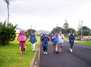 Image of waihibeachmar06cqsettingout.jpg