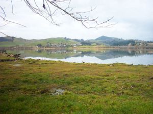 Image of waikatoabtcjul04hakanoachapellake2.jpg