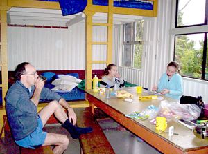 Image of waitakeresmay06bbatchut.jpg